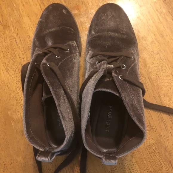 Velvet Booties Sz 8 - Picture 3 of 6